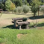 Apartmán In With Pool & History
