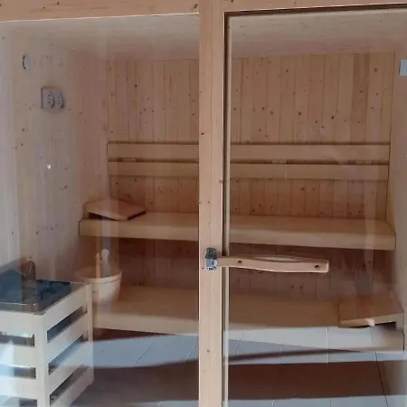 In With Pool & History Todi