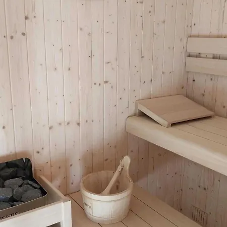 In With Pool & History Todi