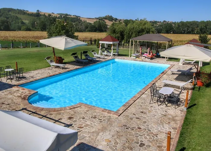 アパート In With Pool & History *