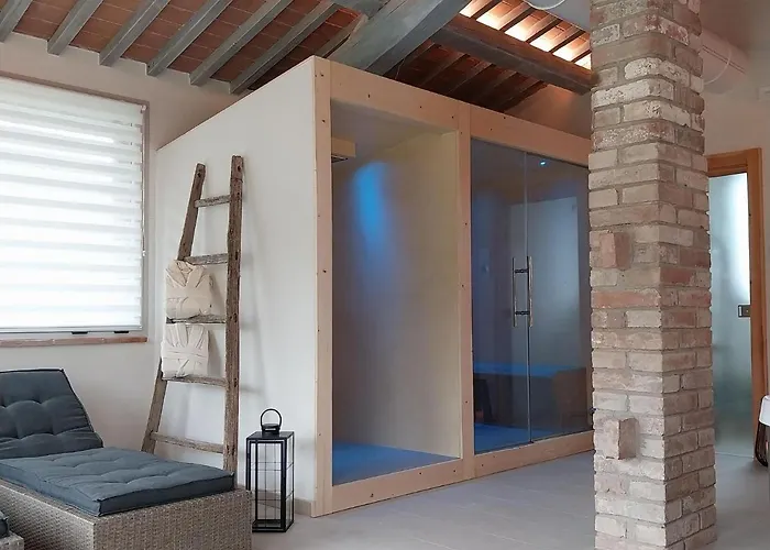 In With Pool & History アパート